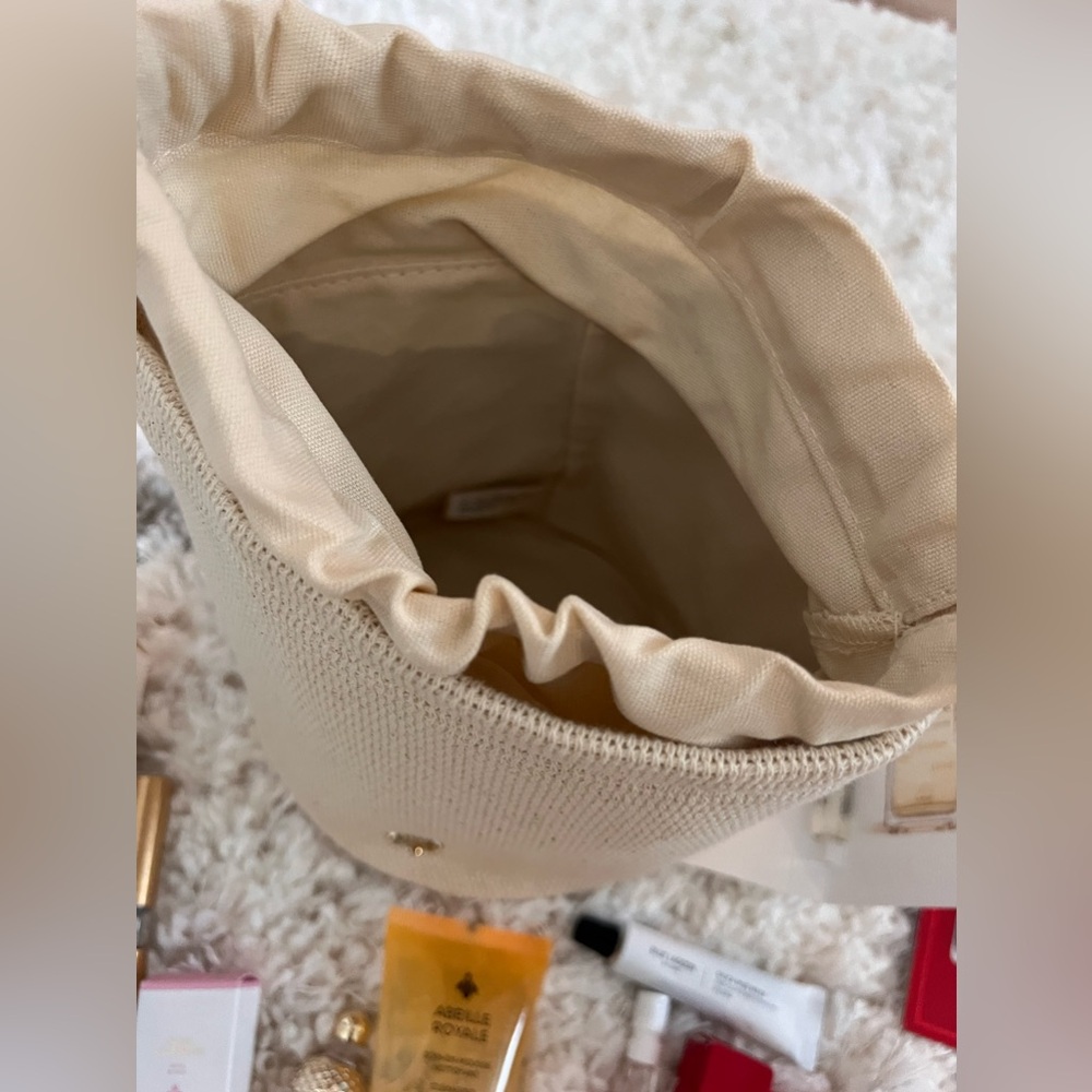 Brand New Guerlain Paris Cosmetic Bag with freebies - Picture 15 of 15